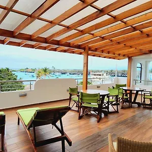 https://bay-view-house.puertoayorahotels.com